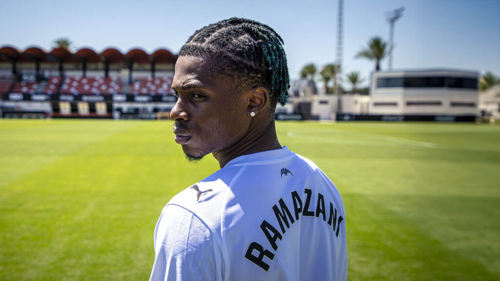 包含转会期体能课后；瓦伦西亚外线爆发备战欧篮联；话题不断；球队文化再被提及的词条